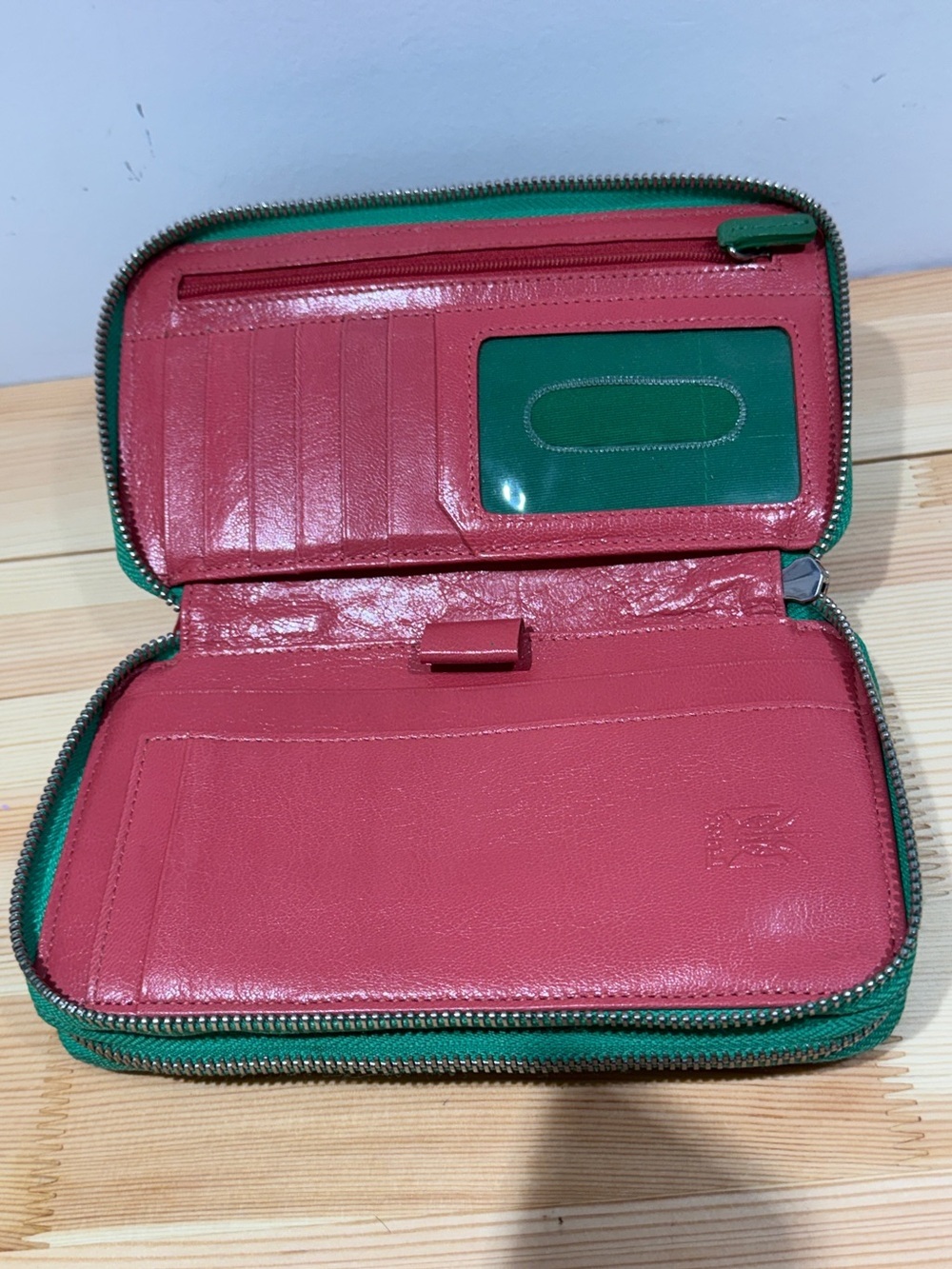 TUSK NYC Leather Double Zip Organizer Wallet Clutch Green Pink Colorblock - Picture 8 of 13